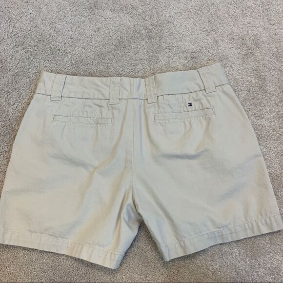 TOMMY Hilfiger women's tan chino shorts Sz 8 - Picture 3 of 10